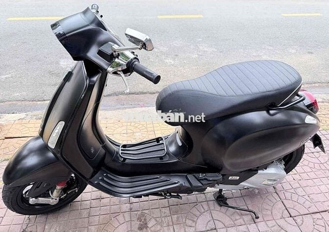 Piaggio Vespa Sprint 125 2024 Đen 14.000 km