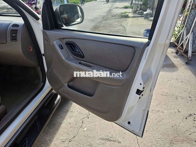 Ford Escape 2002 Trắng