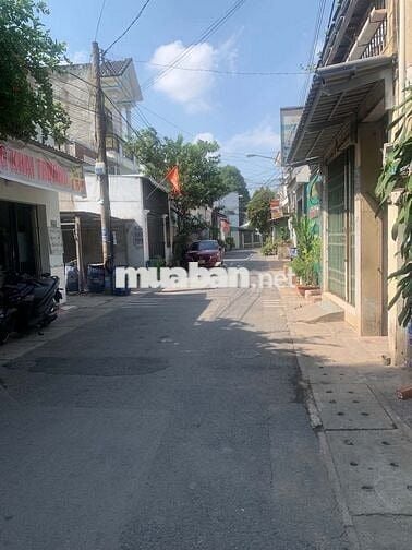 CHỦ ĐỊNH CƯ NƯỚC NGOÀI  BÁN NHÀ 4 TẦNG HẺM Ô TÔ  DĨ AN 84M2 GIÁ 6 TỶ