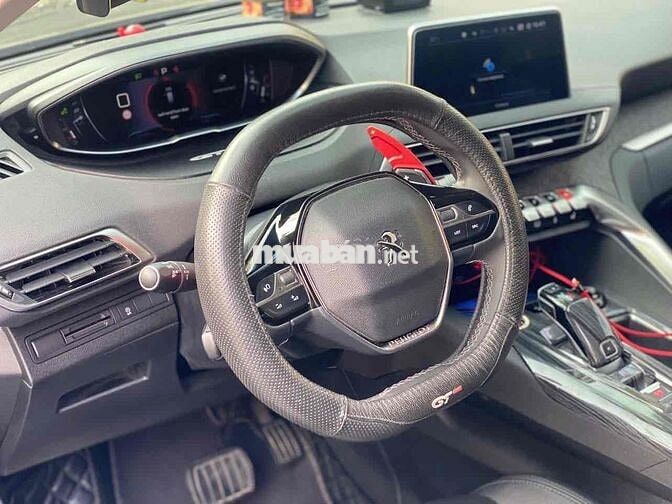 Peugeot 3008 Đen 5 chỗ
