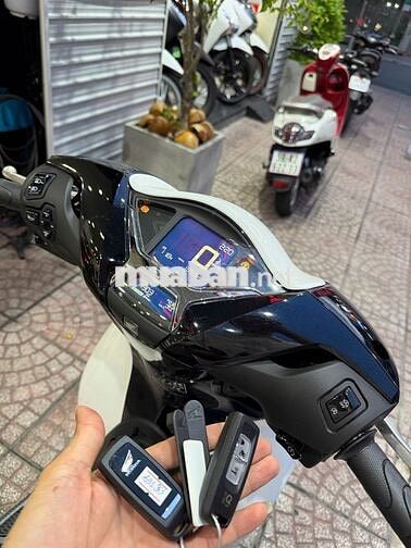 SH160iABS2025 Trắng Panda odo 1353km bao check
