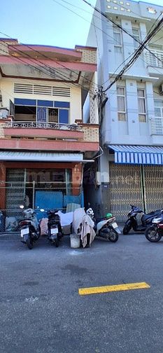 Tôi chủ nhà muốn bán gấp căn nhà đang sinh sống và ở bình thường 