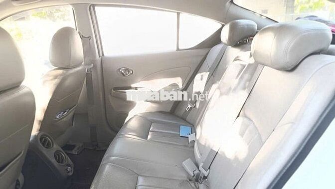 Nissan Sunny 2015 XV 200.000 km Trắng