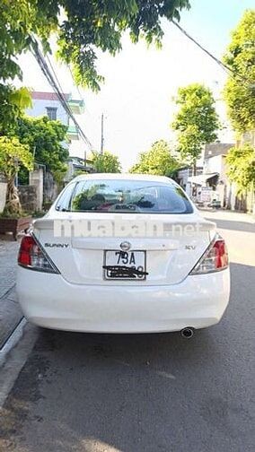 Nissan Sunny 2015 XV 200.000 km Trắng