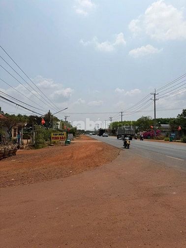 Bán Gấp lô đất nền thổ cư chơn thành  DT 250m2 từ QL14 tới  đất 200m 