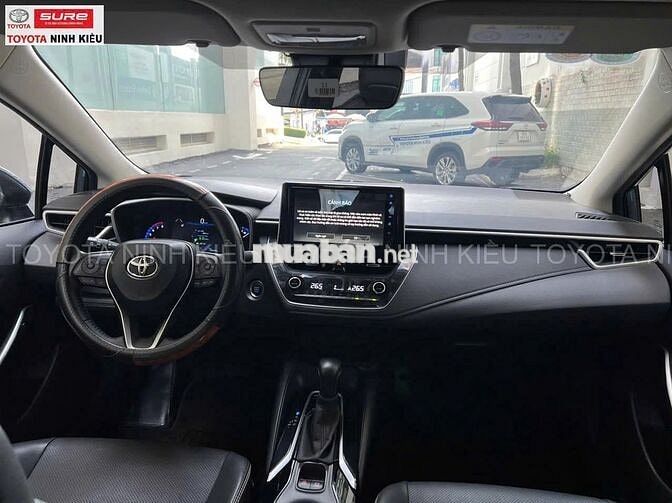Altis 2022 1.8V 30.000 km trả trước 220tr nhận xe