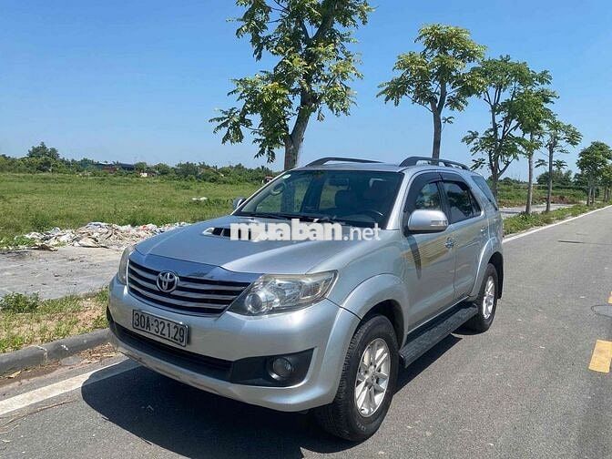 Toyota Fortuner 2014 Bạc