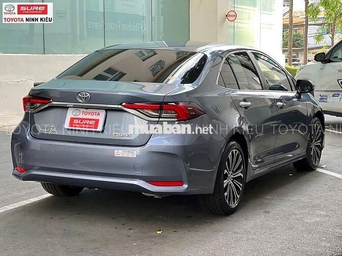 Altis 2022 1.8V 30.000 km trả trước 220tr nhận xe