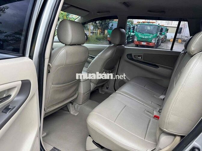 Toyota Innova E MT 2015