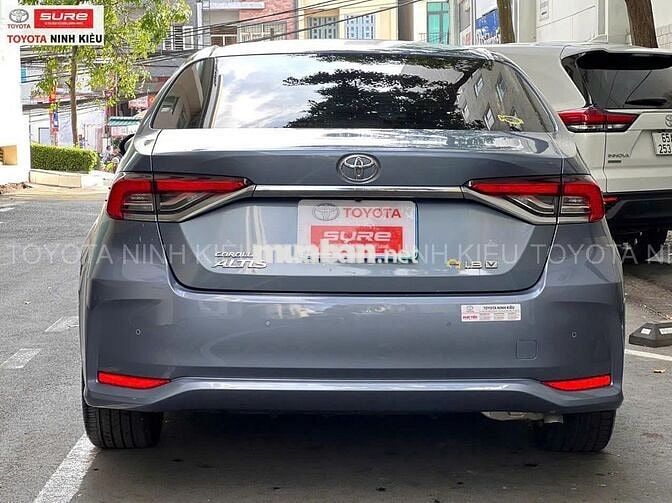 Altis 2022 1.8V 30.000 km trả trước 220tr nhận xe