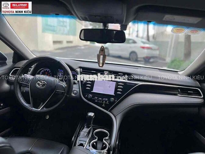 Toyota Camry 2020 2.0G 69.000 km Trắng