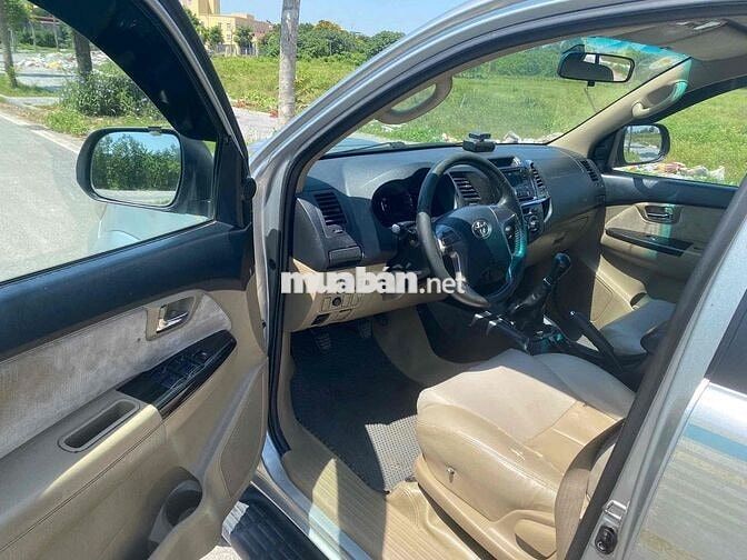 Toyota Fortuner 2014 Bạc