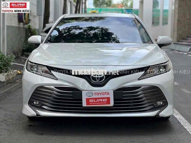 Toyota Camry 2020 2.0G 69.000 km Trắng