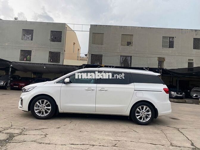 Kia Sedona 3.3FL GATH 2018 mẫu mới 2019 màu trắng
