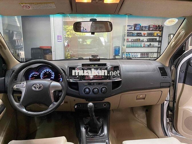 Toyota Fortuner 2014 Bạc
