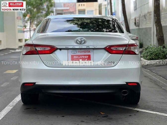 Toyota Camry 2020 2.0G 69.000 km Trắng