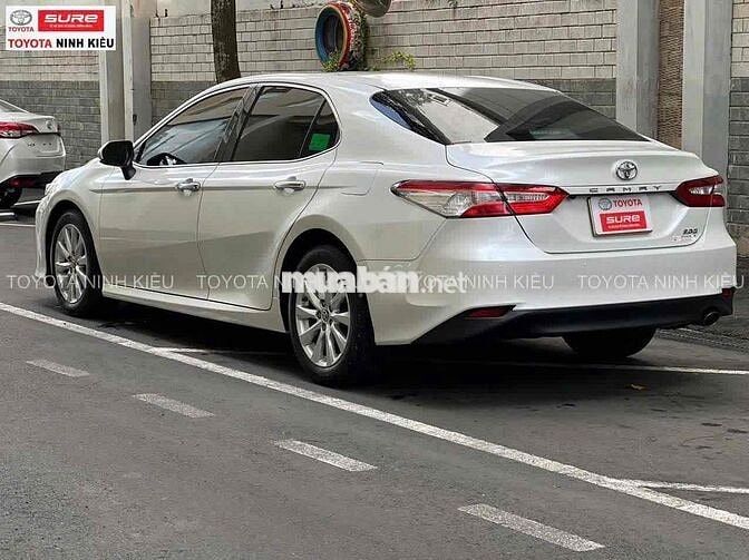 Toyota Camry 2020 2.0G 69.000 km Trắng