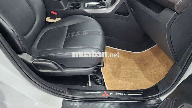 Mitsubishi Xpander Premium 2024 Trắng