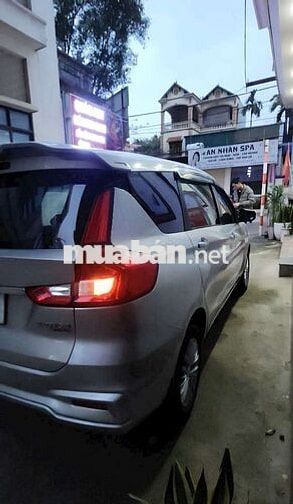 Suzuki Ertiga Bạc 7 chỗ Tự động