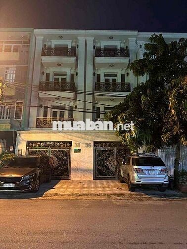 CHO THUÊ NHÀ LIỀN KỀ GẦN 800 M2 SÀN ĐỐI DIỆN AEON MALL BT CÓ THANG MAY
