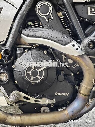 Ducati Scrambler Cafe Racer Đen