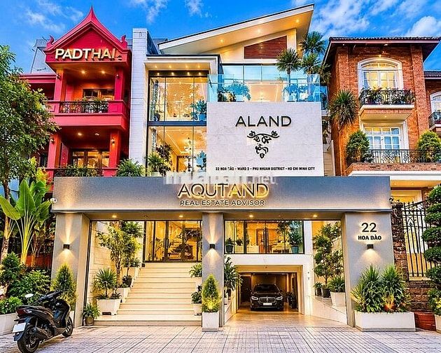 🔥 TÒA NHÀ HOA ĐÀO - PHAN XÍCH LONG - 8x18m - HẦM 3 TẦNG - 77 TRIỆU