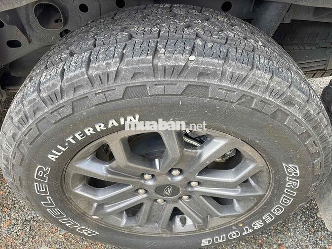 Ford Ranger Wildtrak 2023 Vàng 66974 km