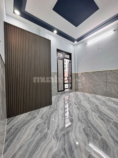 Nhà Ngay Chợ Hiệp Thành,ht13, 5x6,5m,1 lầu 2 PN, ban công,nhà đẹp