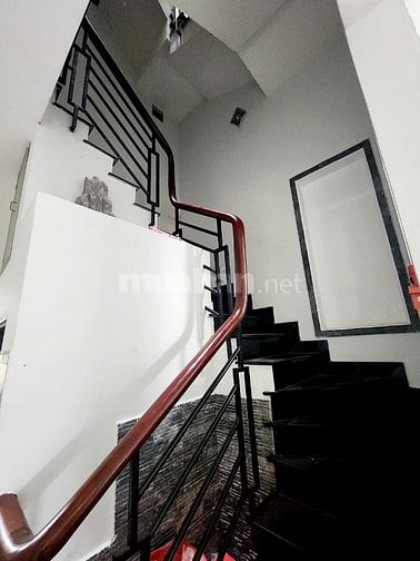 Quận 3 giá chỉ 7.9 tỷ nhà hẻm thẳng Võ Văn Tần DT 41m xây 4 tầng BTCT 