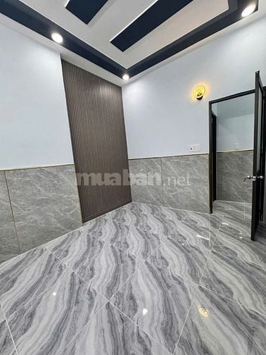 Nhà Ngay Chợ Hiệp Thành,ht13, 5x6,5m,1 lầu 2 PN, ban công,nhà đẹp