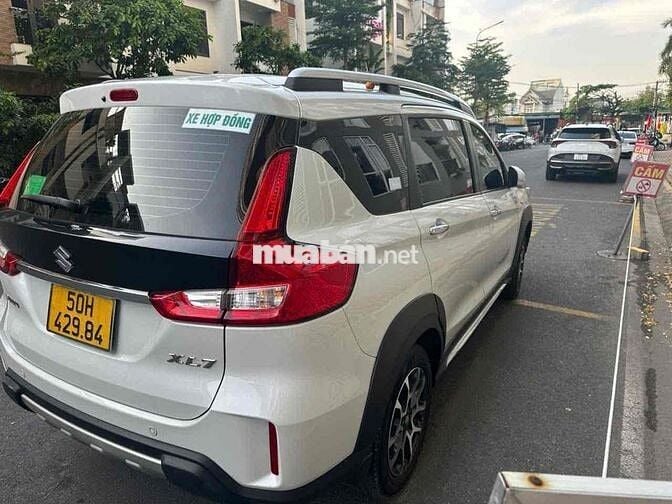 Suzuki XL7 Trắng 7 chỗ 40837 km