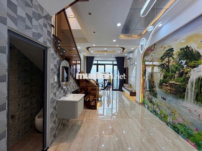 Cần bán gấp căn nhà ở Đinh Đức Thiện