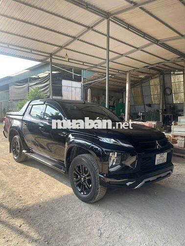 Mitsubishi Triton Athlete Đen