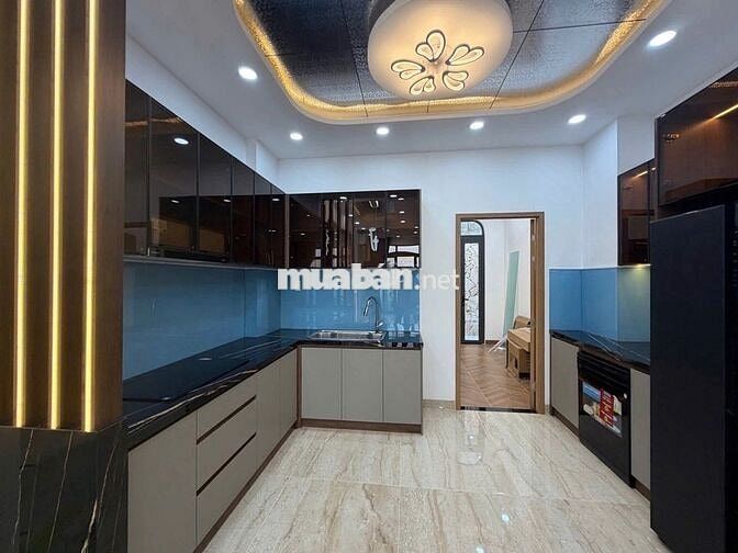 Cần bán gấp căn nhà ở Đinh Đức Thiện