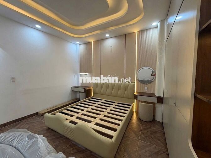 Cần bán gấp căn nhà ở Đinh Đức Thiện