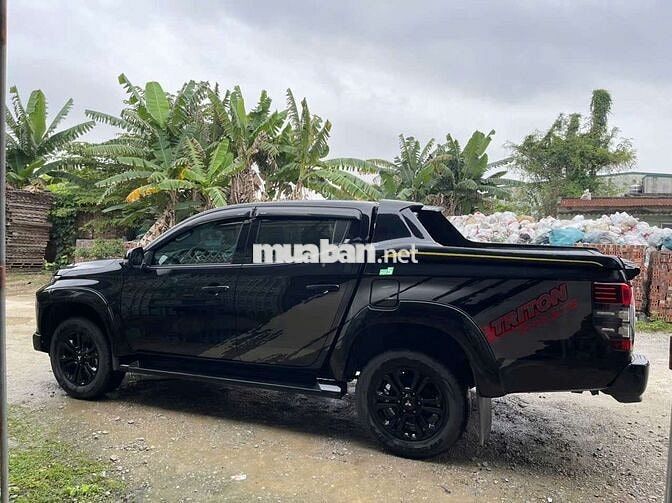 Mitsubishi Triton Athlete Đen