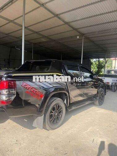 Mitsubishi Triton Athlete Đen