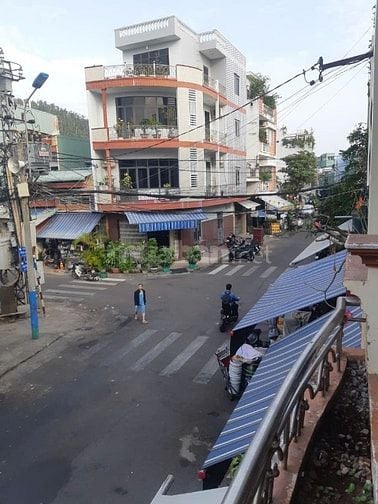 Tôi chủ nhà muốn bán gấp căn nhà đang sinh sống và ở bình thường 