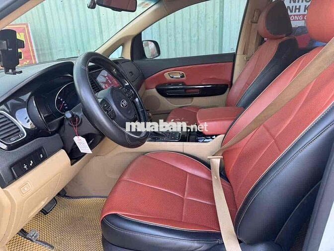 Kia Sedona 2016 Trắng 7 chỗ
