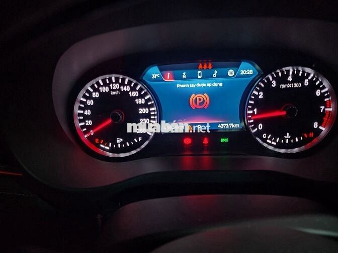 Vinfast Lux A 2.0 Base 2022 47000 km Đỏ
