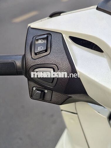 Honda Sh 300i 2019 trắng zin BSTP ngay chủ ký