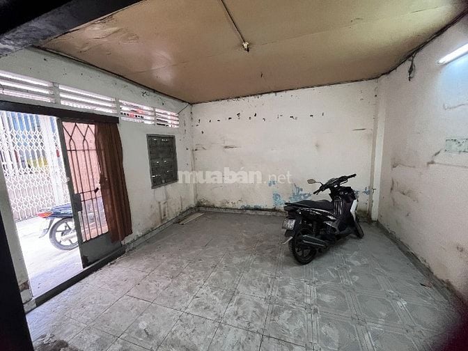 Chính chủ bán nhà 606/49/2 đường 3/2,q10,an ninh, sầm uất,dễ cho thuê 