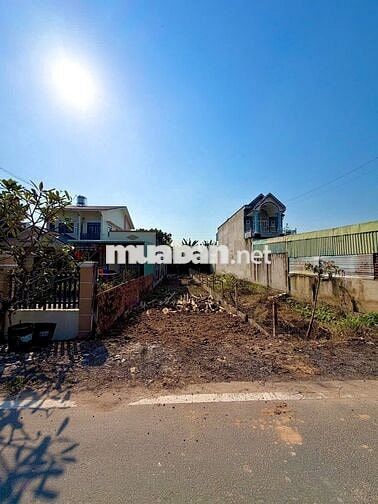 Mặt tiền Nguyễn Văn Khạ, cách ngã 4 Cây Bài - Nguyễn Văn Khạ 500m