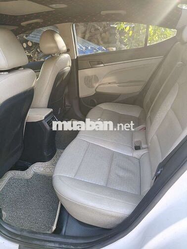 Hyundai Elantra 2018 2.0 AT Trắng