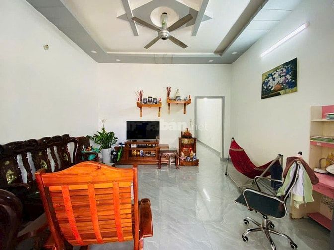 Nhà đẹp đường Thạnh Xuân 13, DT 4,2x15m, HXH