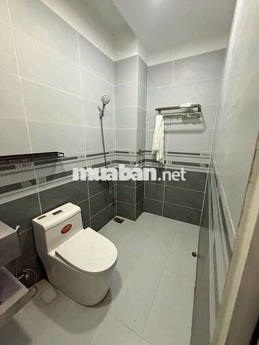 CHO THUÊ NHÀ PHƯỜNG TÂN QUÝ 4,5 x 14 M ĐÚC 3,5 Tấm ĐẸP : 4 PN , 4 Wc