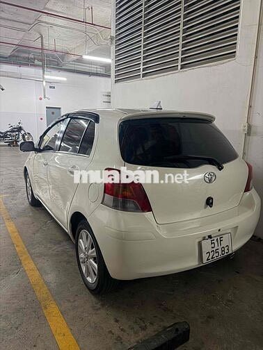 Toyota Yaris 2010 - 100000km