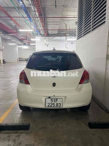 Toyota Yaris 2010 - 100000km
