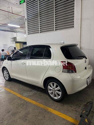 Toyota Yaris 2010 - 100000km