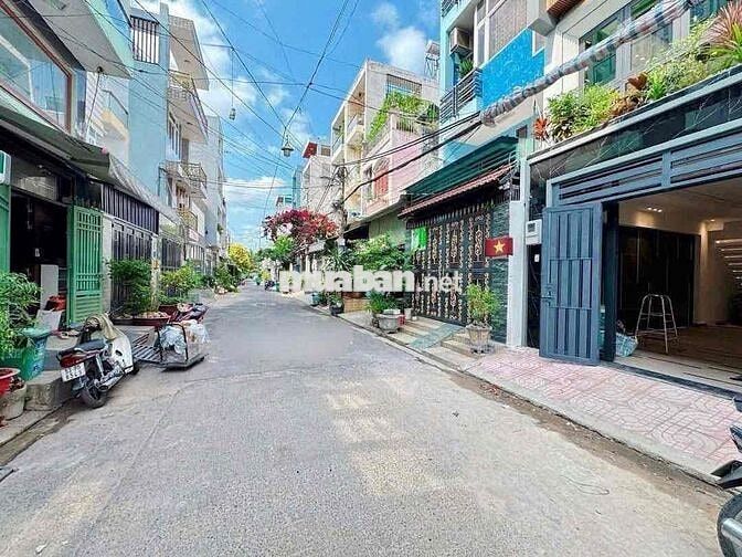 Nhà có Thang Máy full nội thất cao cấp đường xe tải né nhau
